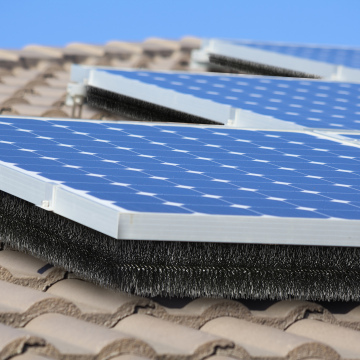 Forega - 24 m Lot de 20 brosses à gouttières, Longueur 120 cm ; de diamètre - 12 cm| Protection des Feuilles | Protection Contre Les martres, gouttière | Protection des Panneaux solaires